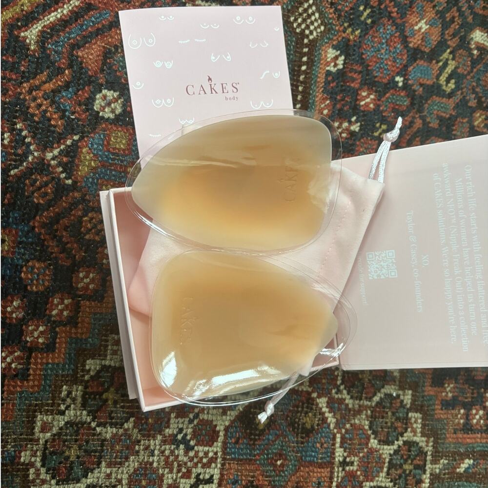 Cakes Grippy Triangles Nipple Covers in Honey (new in box)